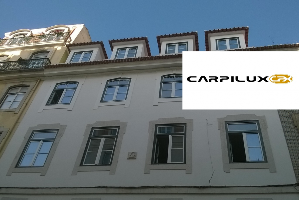 CARPILUX | CAIXILHOS EM MADEIRA NATURAL